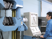 1.ガス圧接継手の引張試験状況